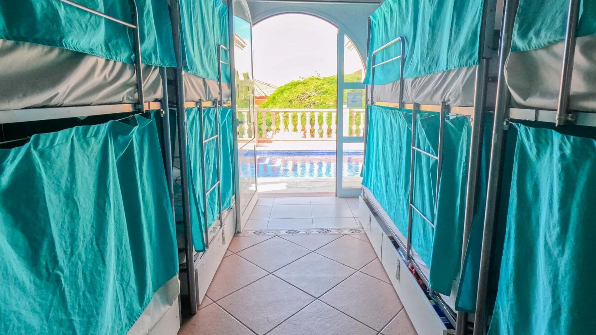 Duque Nest Hostel Costa Adeje  Espagne