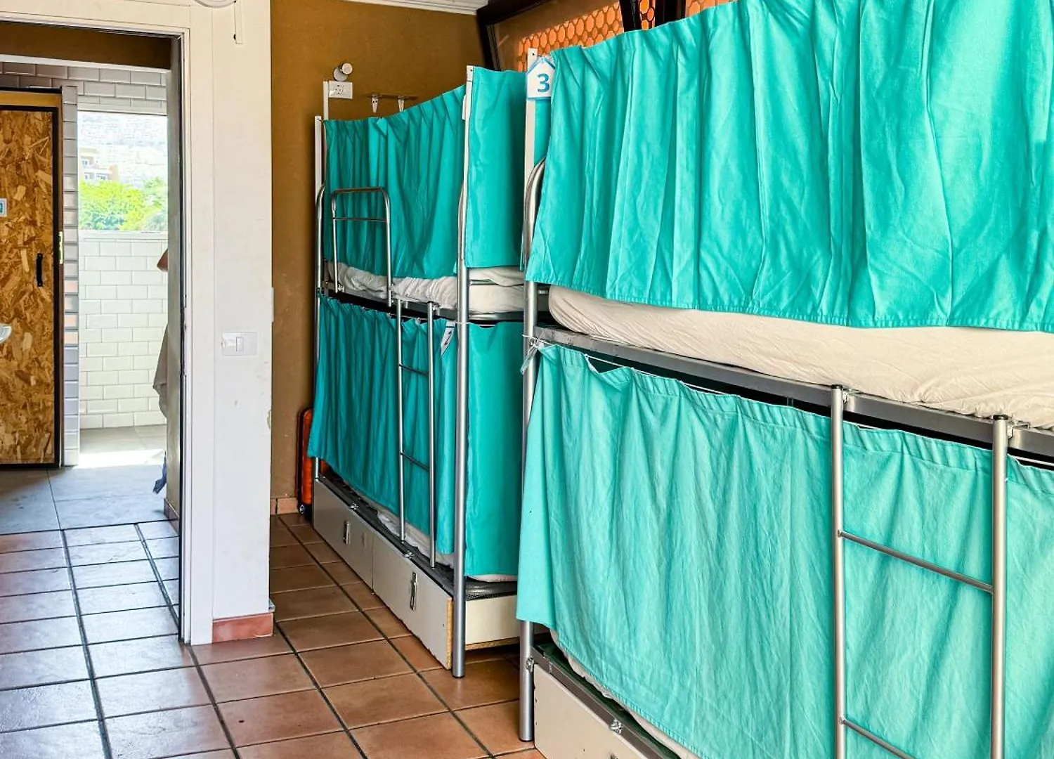 Duque Nest Hostel Costa Adeje