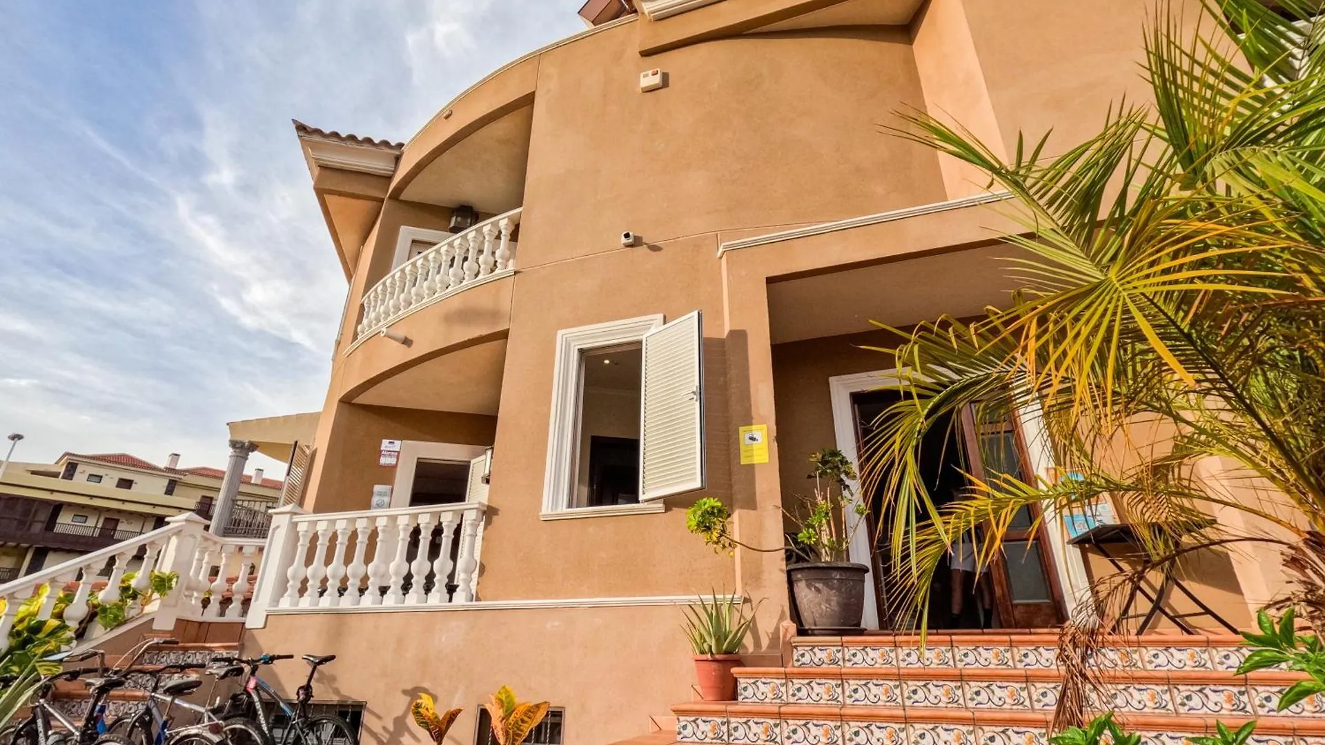 Duque Nest Hostel Costa Adeje